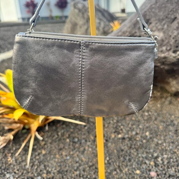 Sharif Metallic Silver & Snakeskin Tote w/ Matching Wristlet NWOT with Flaws - Picture 7 of 17